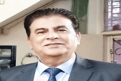 UP Police Files FIR Against Retired IAS Officer for Tweeting 'Old Video' of Covid-19 Victim