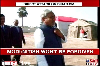 UPA woos Nitish as Modi attacks him for breaking alliance with BJP
