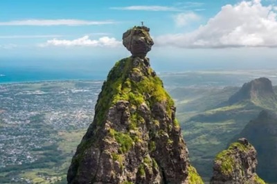 This Breathtaking View Of Mauritius’ Human Head-shaped Pieter Both Mountain Is To Die For