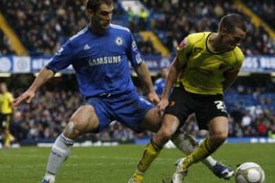 Leeds knock out United, holders Chelsea cruise