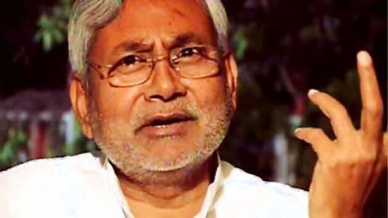 Crisis in JD(U) deepens, rebel MLAs hold meeting