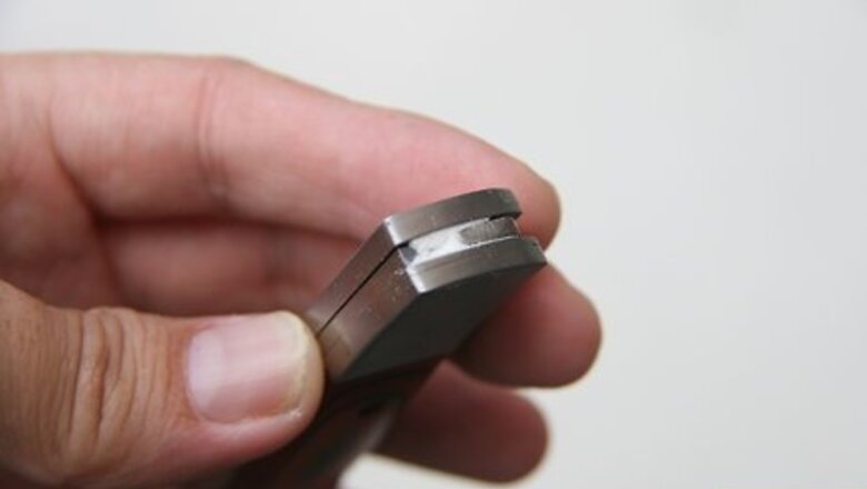 How to Loosen up a Stiff Knife