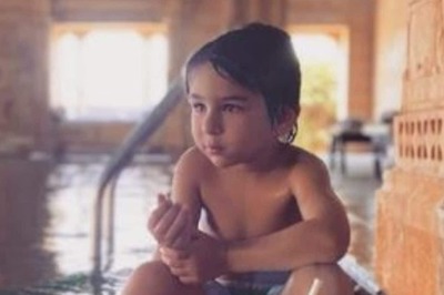 Kareena Kapoor Khan Shares Taimur's Pic 'Checking Out Everyone's Halloween Looks'; Arjun Kapoor Leaves Hilarious Comment