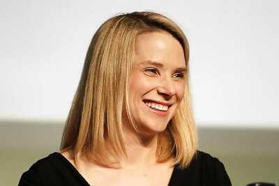 Yahoo CEO raids Google to hire top lieutenant