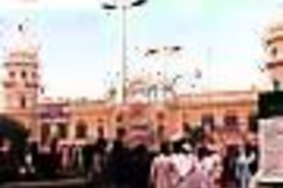 Pak parliament to probe gurdwara land grab case