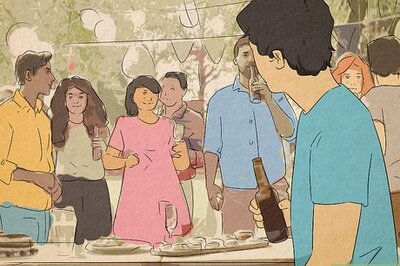How to Act at a Party When Your Crush Is There: 12 Dos and Don'ts