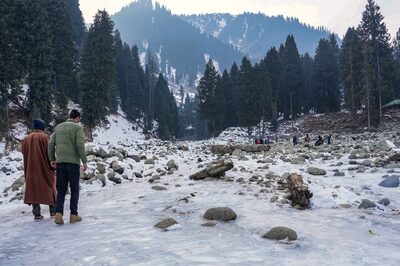 Kashmir Reels Under Cold Wave Conditions; Mercury Plunges Over 7 Degrees Below Freezing Point