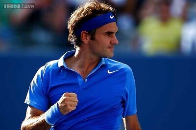 Federer beats Del Potro to reach semi-finals in London