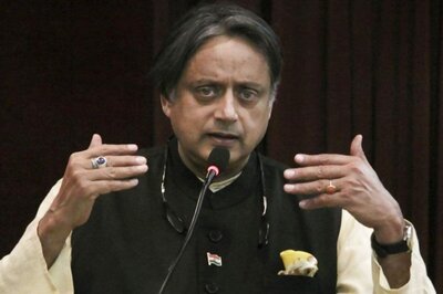 Duty of All to Work in Party's Interest, Says Congress Leader Shashi Tharoor Who Wrote to Sonia Gandhi