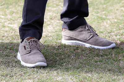 Here's Why Your Shoelaces Often Get Loose