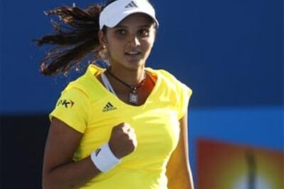Sania crashes out of French Open singles