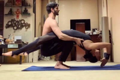 Sushmita Sen Sends Healing Energies to the World as She Aces Complex Yoga Poses with Rohman Shawl