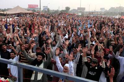 Pakistan Law Minister Zahid Hamid Resigns Over Bloody Anti-Blasphemy Protests