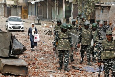 Delhi Riots: Court Grants Bail to 2 People, Casts Doubt on Credibility of Police Witnesses
