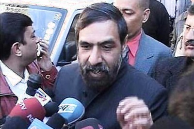 Criticism of Narendra Modi only to seek clarification: Anand Sharma