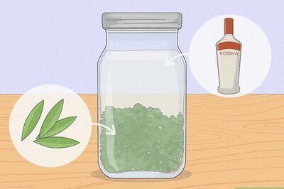 How to Create an Herbal Tincture at Home: 2 DIY Methods