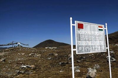 Chinese troops greet Indian soldiers on Republic Day