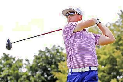 Hunter Mahan leads Canadian Open