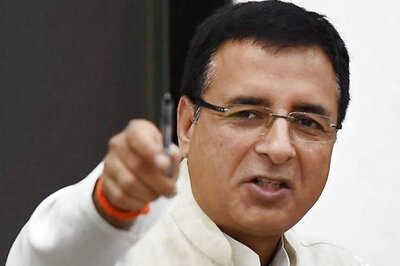 Cong Slams Govt for Not Implementing Social-distancing Norms in Domestic Flights