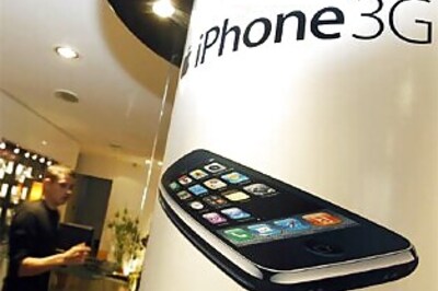 Apple sues HTC over phones using Google software