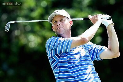 Hansen joins Panuphol at top with hat-trick of late birdies