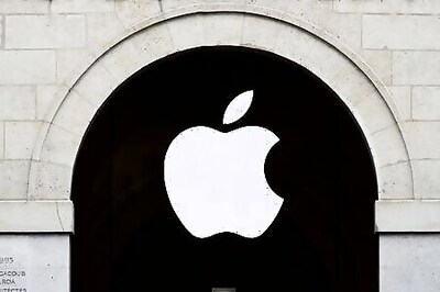 Apple's stock market value tops $2 trillion