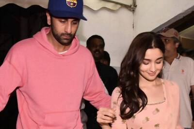 Alia Bhatt, Ranbir Kapoor Enjoy Candle-Lit Dinner With Friends; See Picture