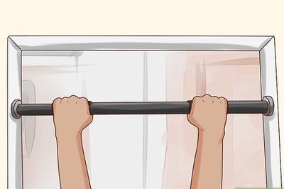 How to Do a Hanging Leg Raise