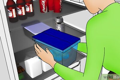 How to Cover Refrigerator Shelves in Plastic Wrap