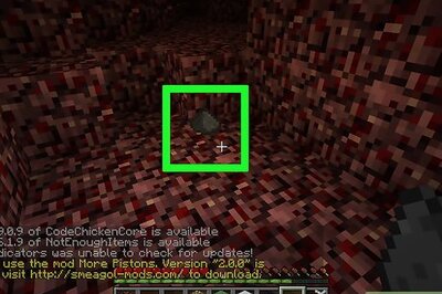 How to Blow Up TNT in Minecraft