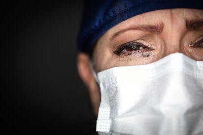 National Doctors' Day 2021: Remembering Doctors Who Sacrificed Their Life While Saving Others