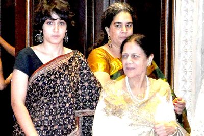 Snapshot: Aamir Khan's daughter Ira looks elegant in sari at 'PK' success bash