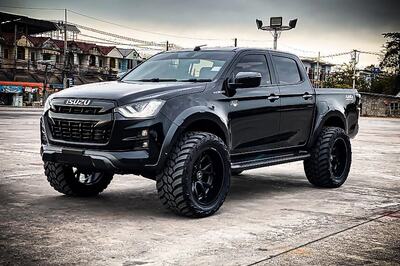 This Modified Isuzu D-Max Makes us Wish Pick-Up Trucks Were a Culture in India