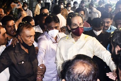 Will Uddhav Thackeray's Emotional Appeal Melt Hearts of Rebels? Sena to Wait & Watch for Shinde's Next Move