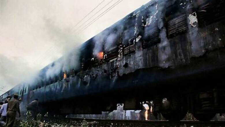 Rail Ministry feels the heat over TN Express fire