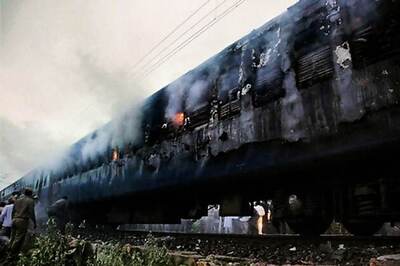 Rail Ministry feels the heat over TN Express fire