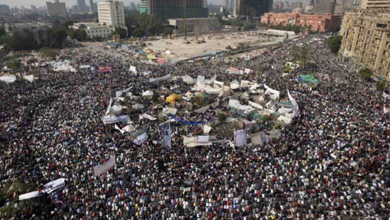 Egyptian papers suspend publication in protest
