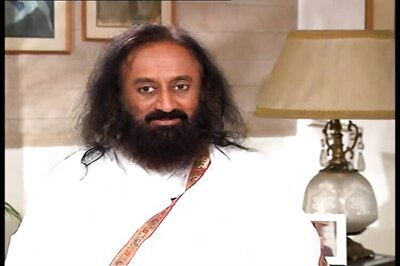 Pay fine by Friday or face action, NGT tells Sri Sri Ravi Shankar