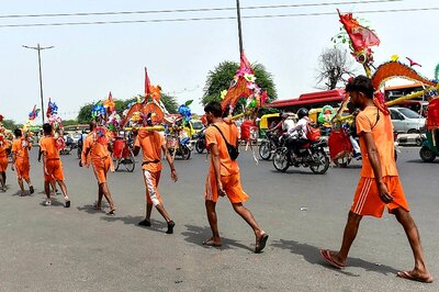No Film Songs, Check on Illegal Slaughtering & Ban on Plastic: Yogi Govt Begins Preparing for Kanwar Yatra