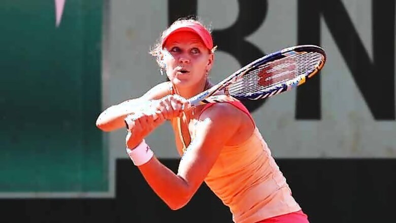Czech Republic lead Italy 2-0 in Fed Cup semifinal