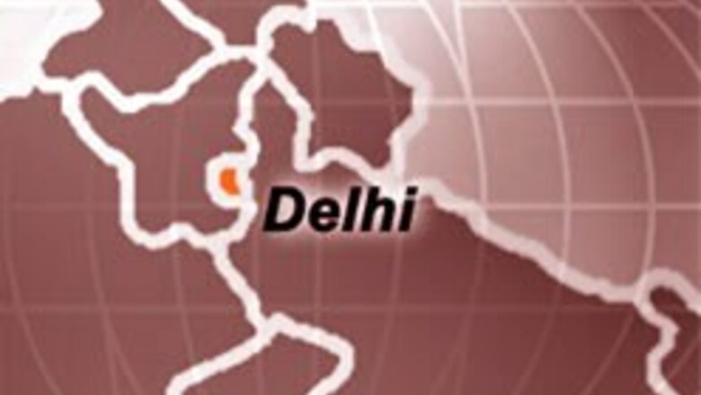 Seven killed as Delhi building collapses