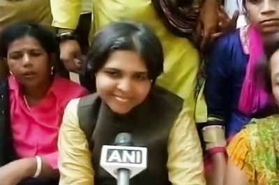 Activist Trupti Desai detained while attempting to enter Shani Shingnapur temple