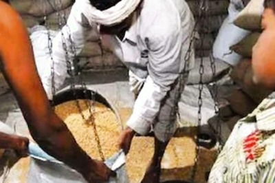 Over 80 Lakh Beneficiaries in UP to Get Free Food Grains at 80k Fair Price Shops