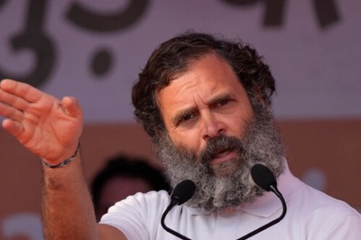 'Suit-boot' Govt's Only Target is to Fill Coffers of 'friends': Rahul on 'falling Incomes'