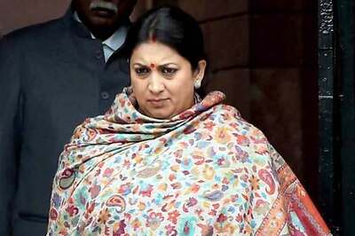 Smriti Irani plays irate headmistress to VCs, scolds them for dozing off at seminar