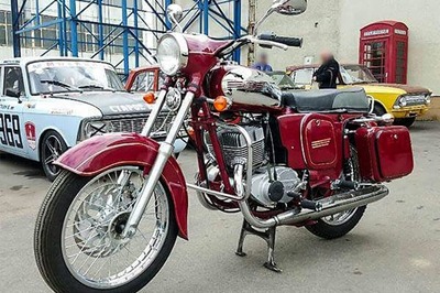 Live Blog: Jawa 300 Motorcycle India Launch – Price, Specs, Competition and More