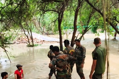 Delhi Flood News: Army Jawans Help Contain Floodwaters in Capital, Restore Hope Amidst Chaos