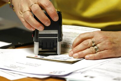 US Court Seeks Status Report on Visas to Family Members of H-1B Holders