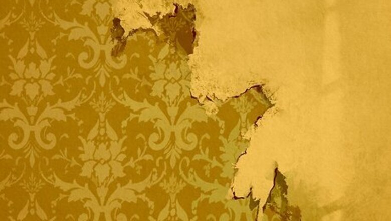“The Yellow Wallpaper” Full Plot Summary & Analysis