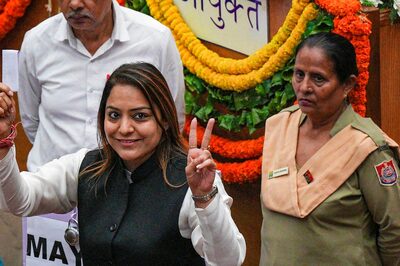 'Goons Lost': AAP as Party Candidate Shelly Oberoi Defeats BJP to Become Delhi Mayor